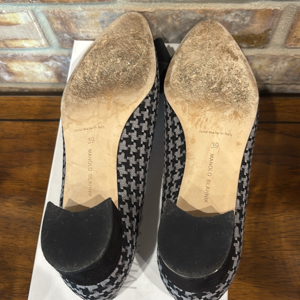 Manolo Blahnik Black and White Sophisticated Heels - Picture 6 of 6